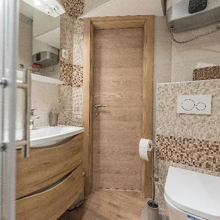 J&j Apartment *